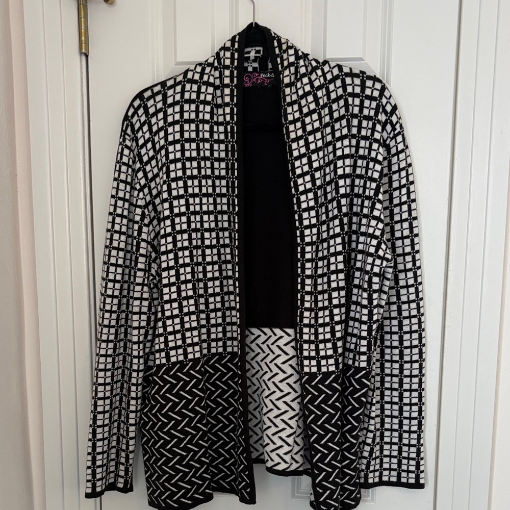 Peck and Peck Black and White Patterned Open Front Cardigan